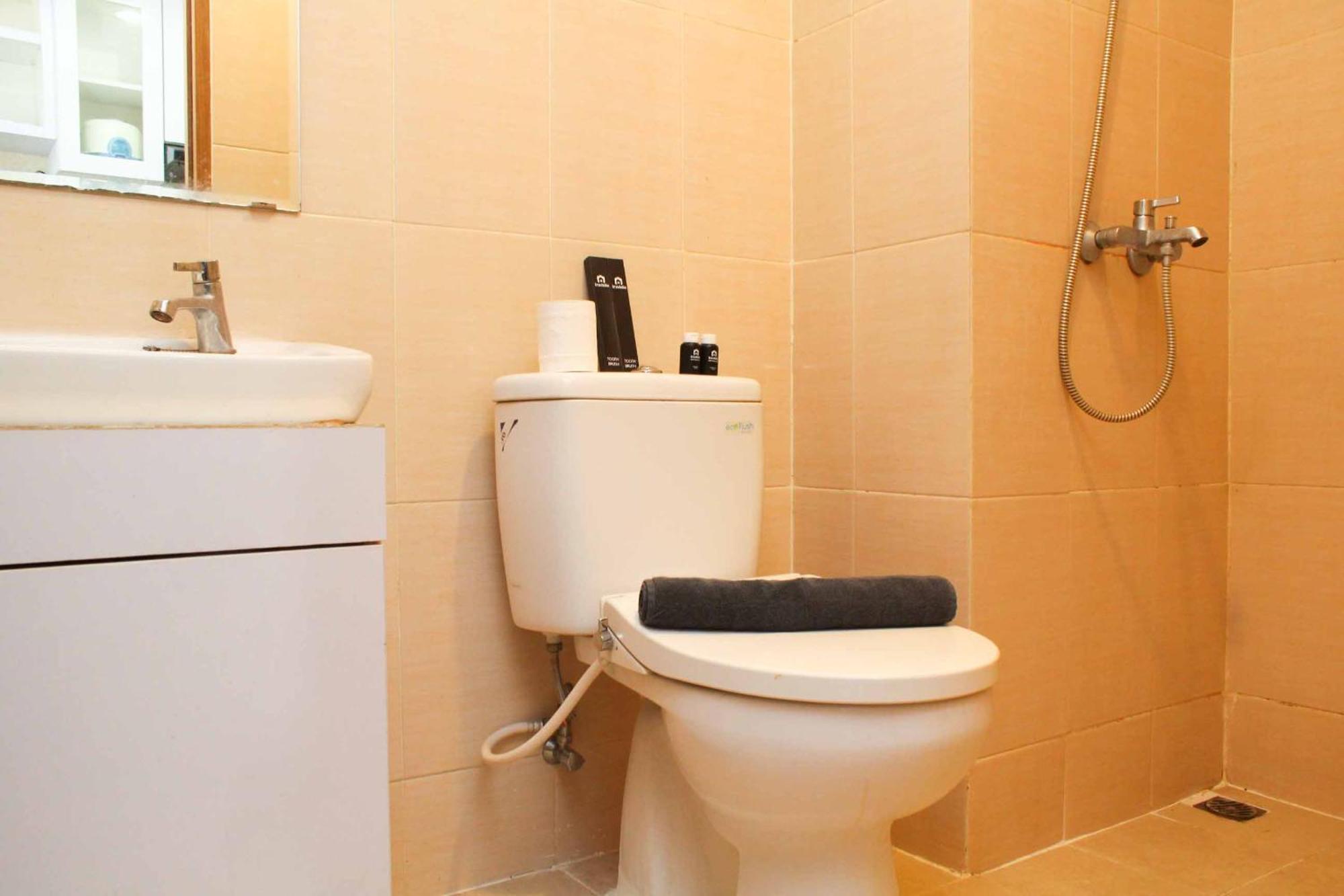 Homey And Tidy At The Oasis By Travelio * Bekasi